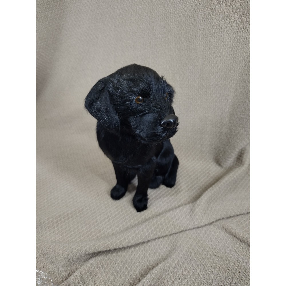 Black labrador retriever statue/figuring